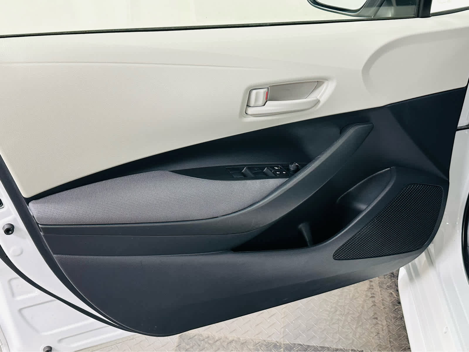 Certified 2024 Toyota Corolla LE FWD image 26