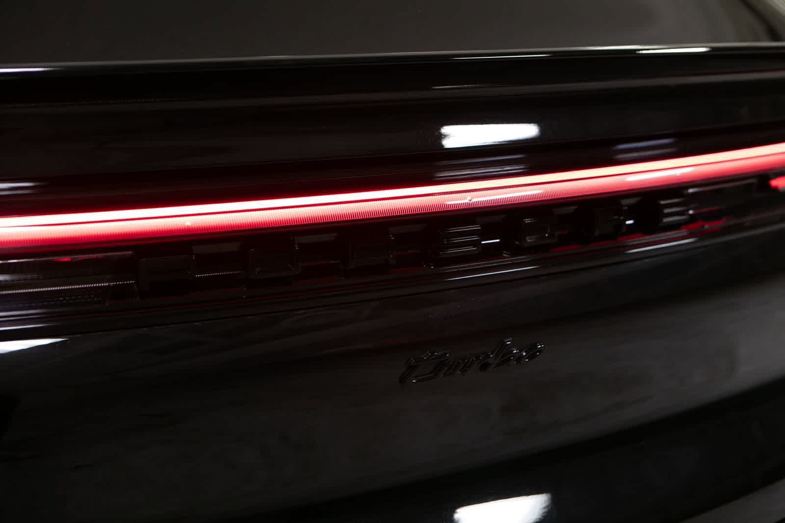 Certified 2025 Porsche Cayenne Turbo AWD/4WD image 19