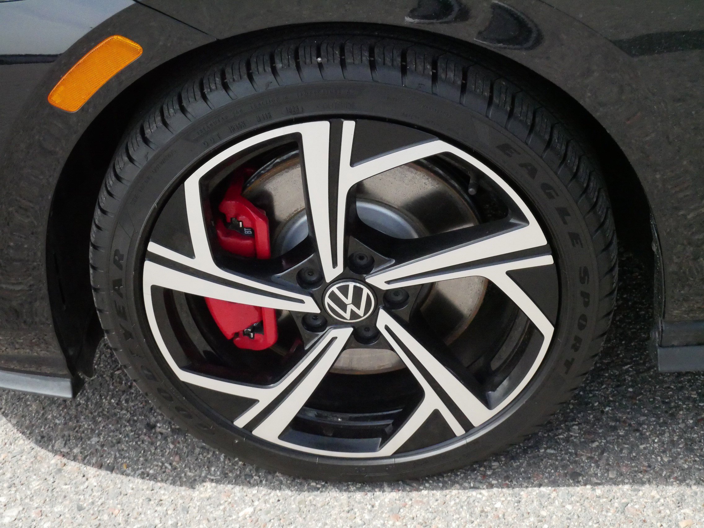Certified 2024 Volkswagen GTI SE FWD image 15