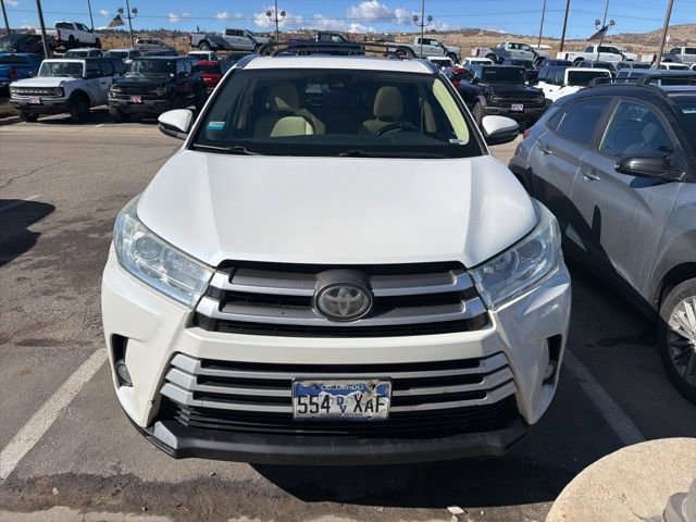 Used 2017 Toyota Highlander XLE image 2