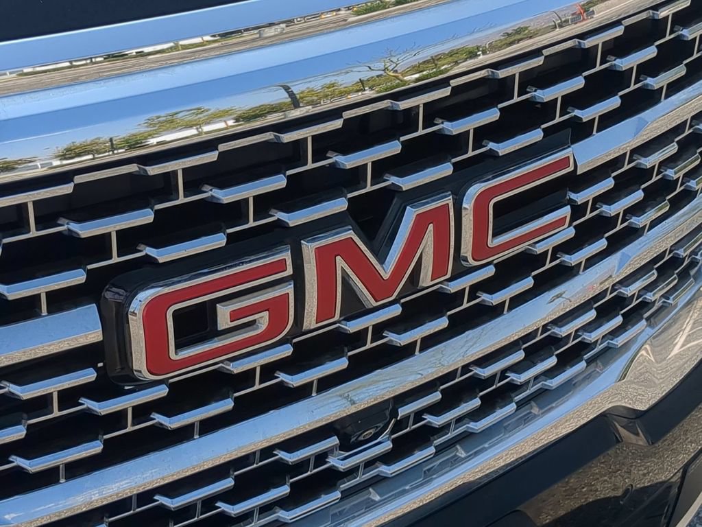 Used 2023 GMC Acadia Denali w/ Black Diamond Edition FWD image 36