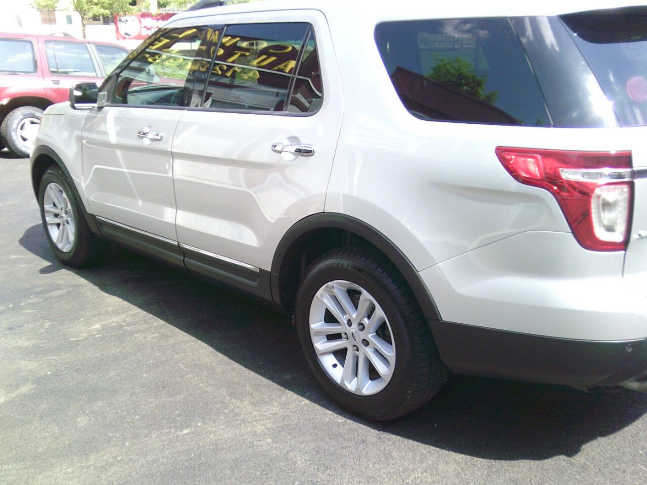 Used 2012 Ford Explorer XLT image 6