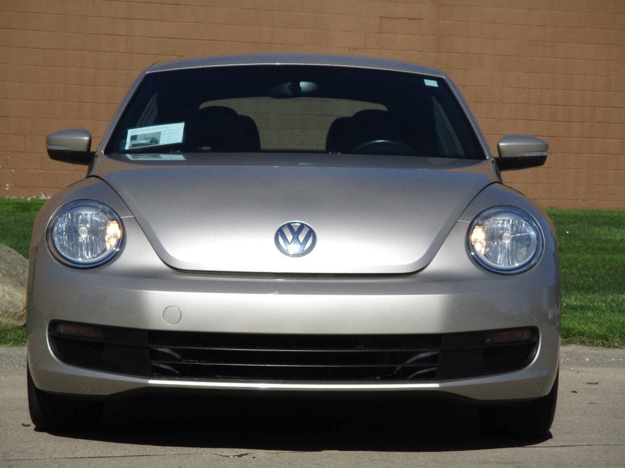Used 2012 Volkswagen Beetle 2.5 FWD image 3