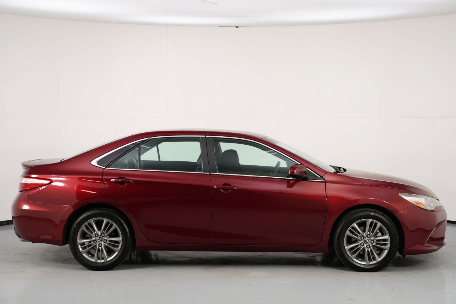 Used 2016 Toyota Camry SE image 43