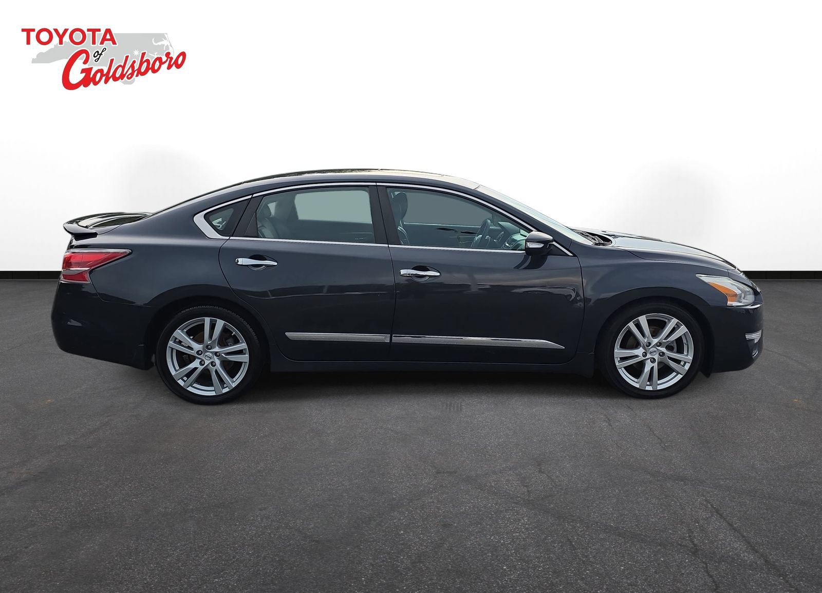 Used 2015 Nissan Altima 3.5 SL FWD image 4