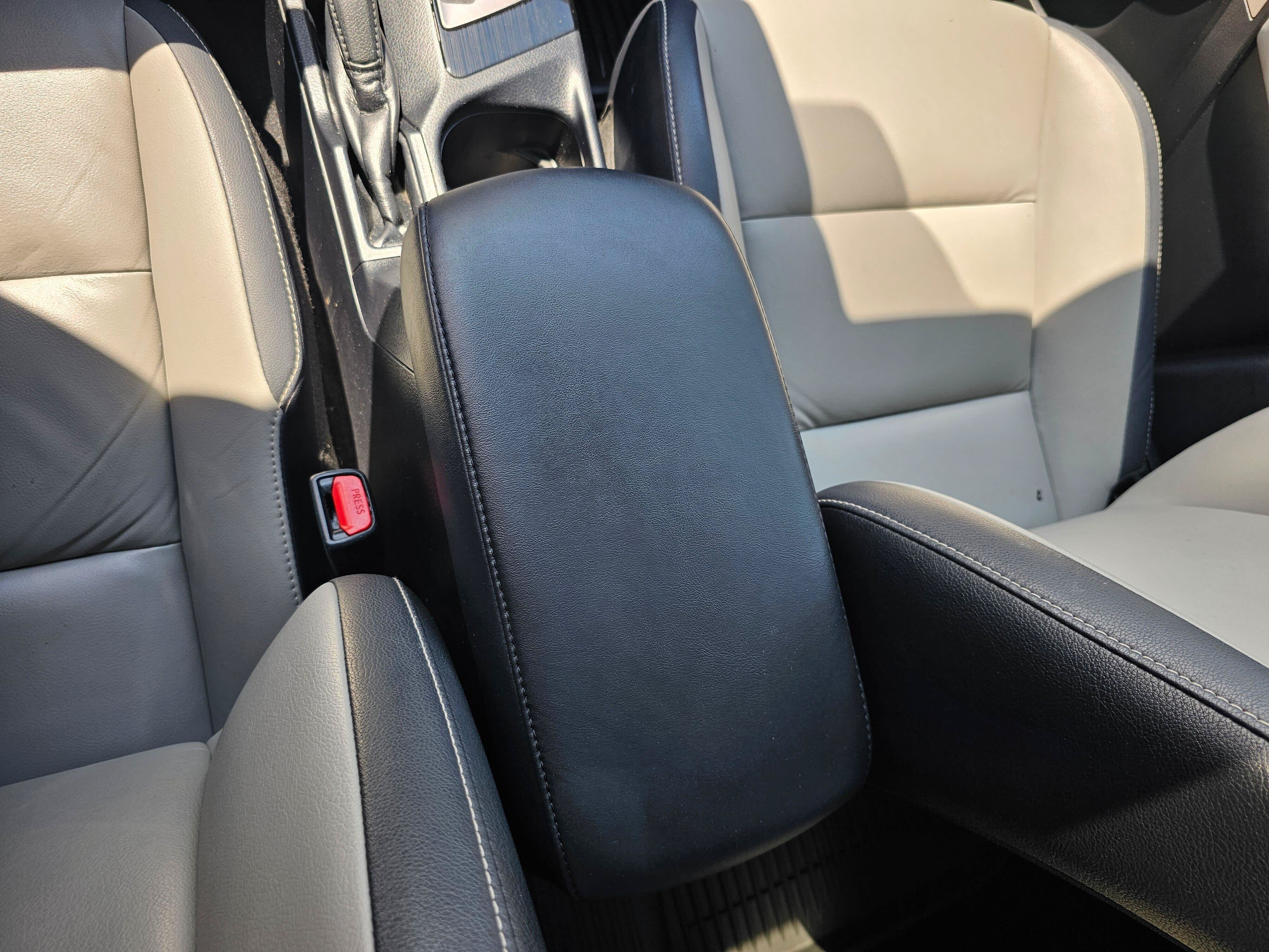 Used 2018 Toyota RAV4 Limited w/ Advanced Technology Package AWD/4WD image 30