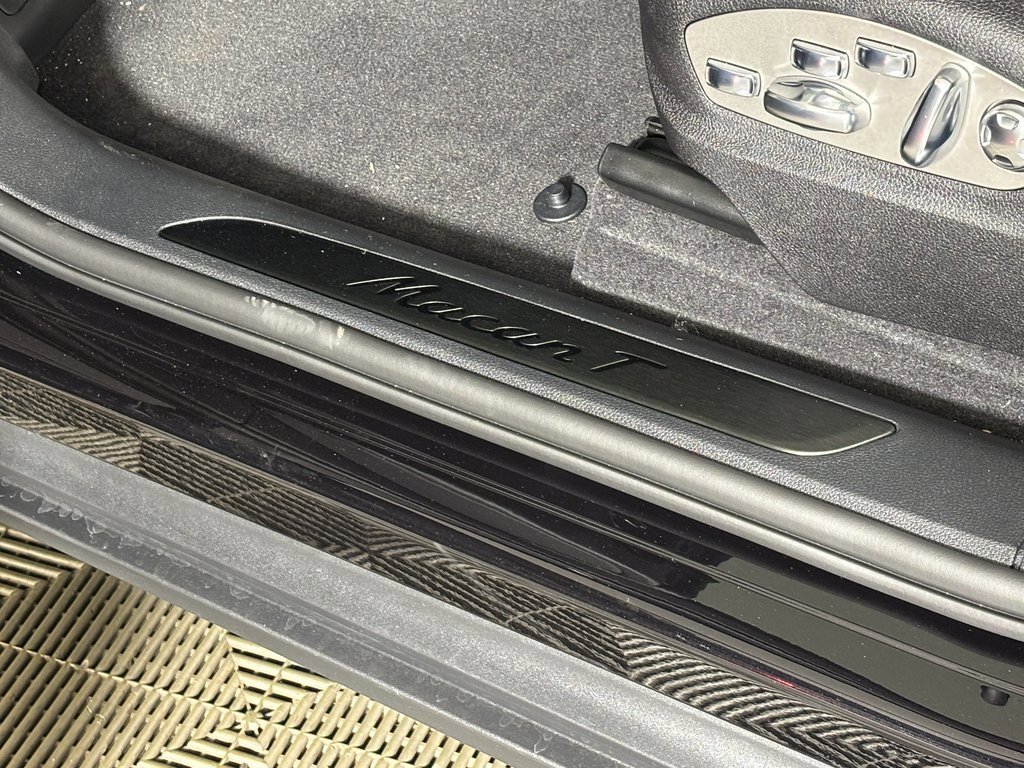 New 2026 Porsche Macan Turbo image 18