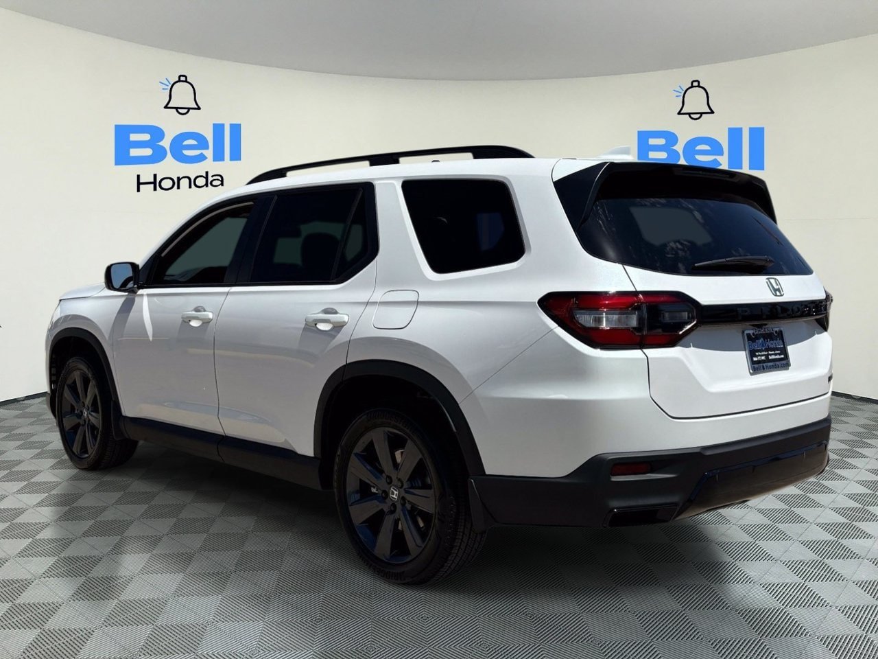 New 2026 Honda Pilot Sport image 2