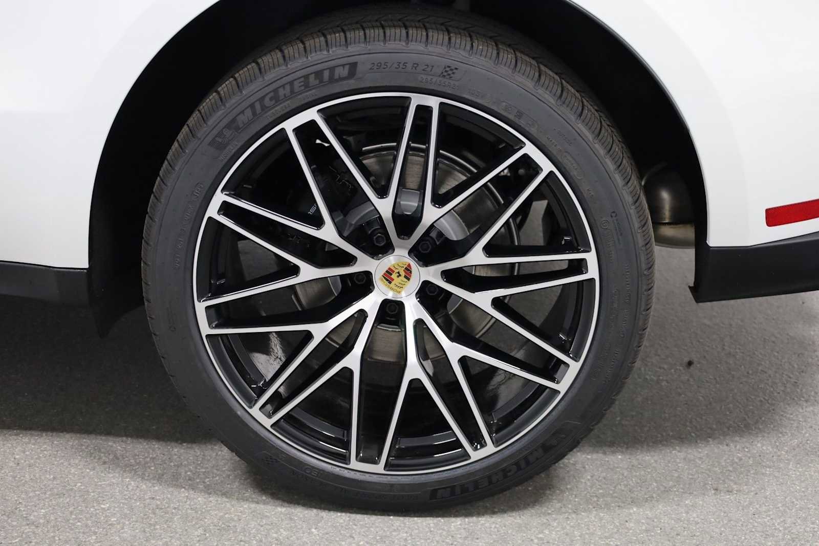 New 2026 Porsche Macan image 39