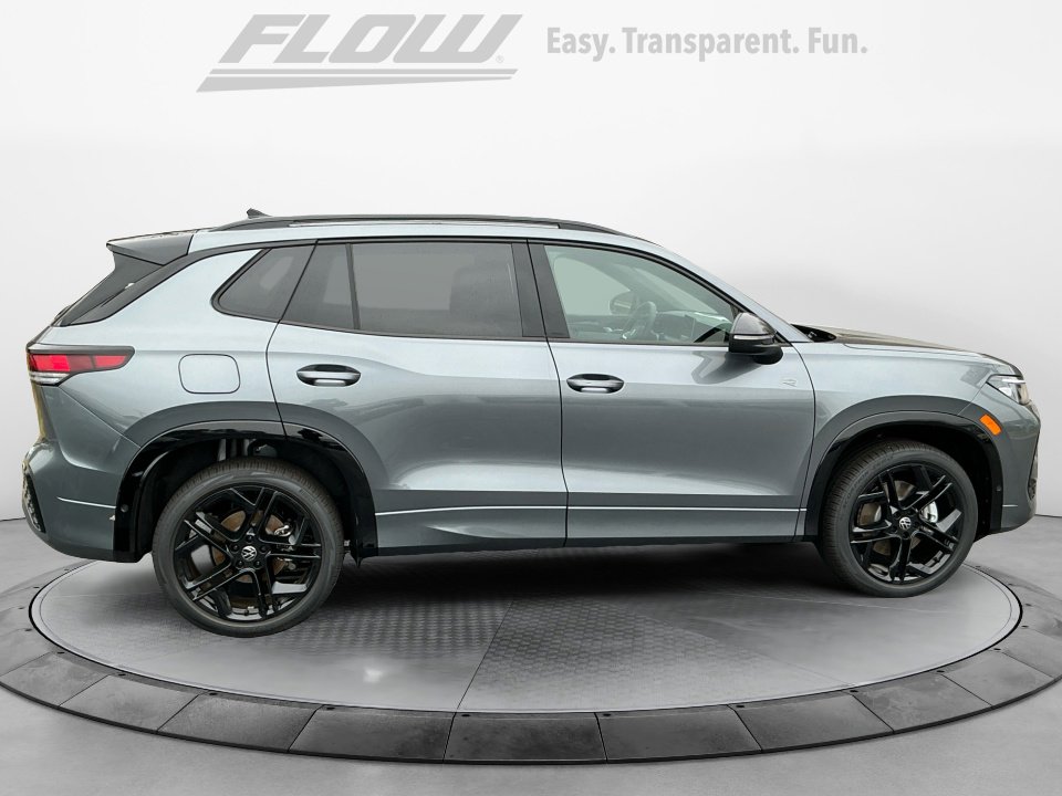 New 2026 Volkswagen Tiguan SE R-Line AWD/4WD image 8