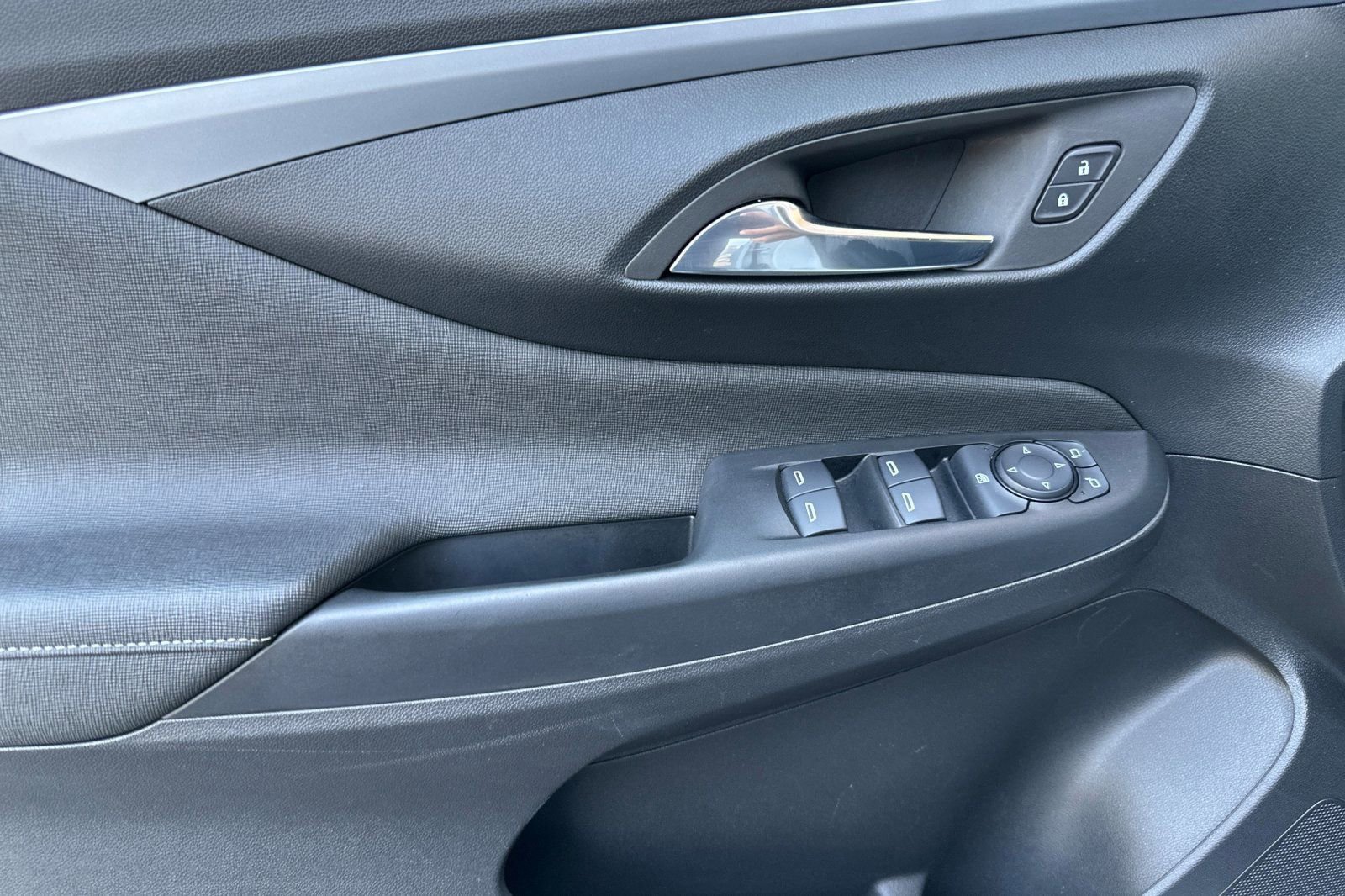 Certified 2025 Buick Envista Preferred image 11