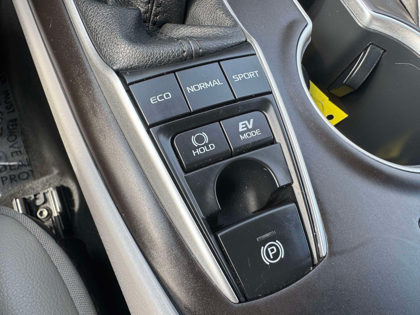 Certified 2021 Toyota Camry XLE FWD image 31
