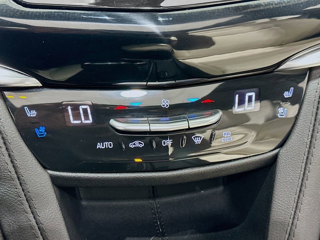 Used 2023 Cadillac XT6 Sport image 16