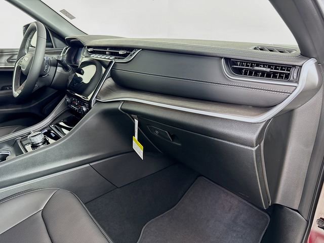 New 2025 Jeep Grand Cherokee Limited w/ Luxury Tech Group II image 33