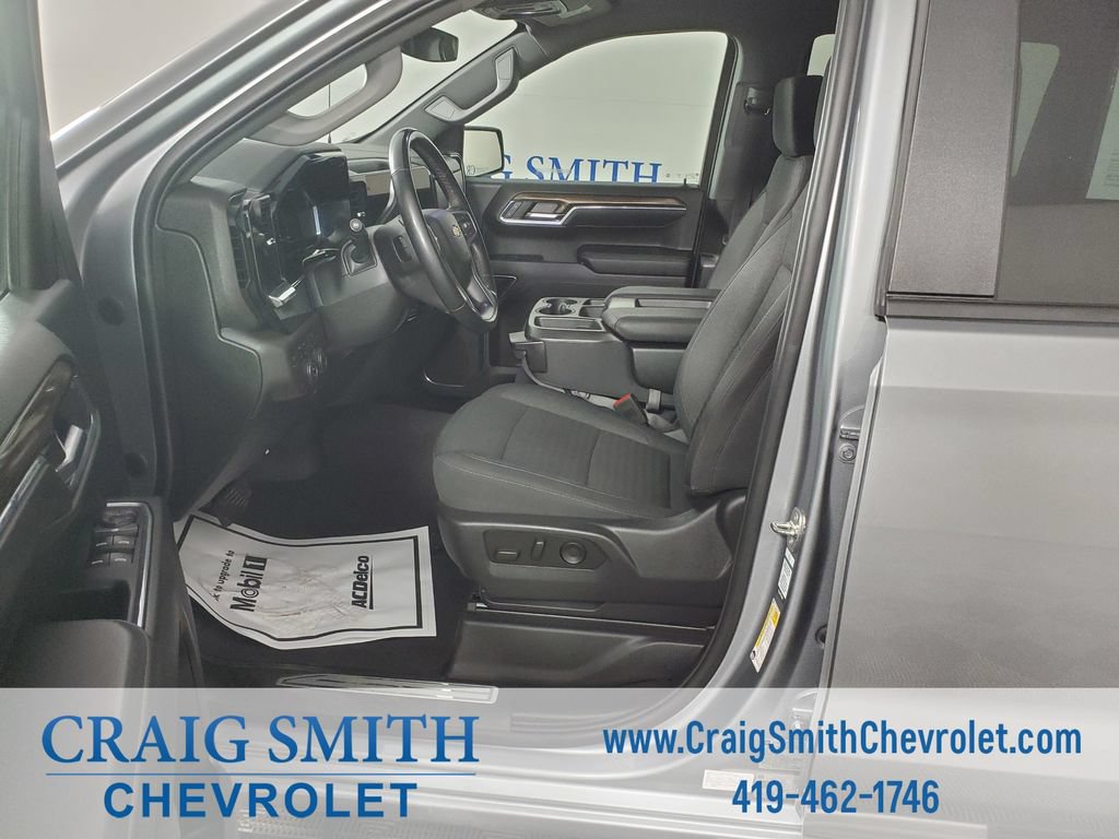 Used 2024 Chevrolet Silverado 1500 LT w/ Convenience Package II AWD/4WD image 10