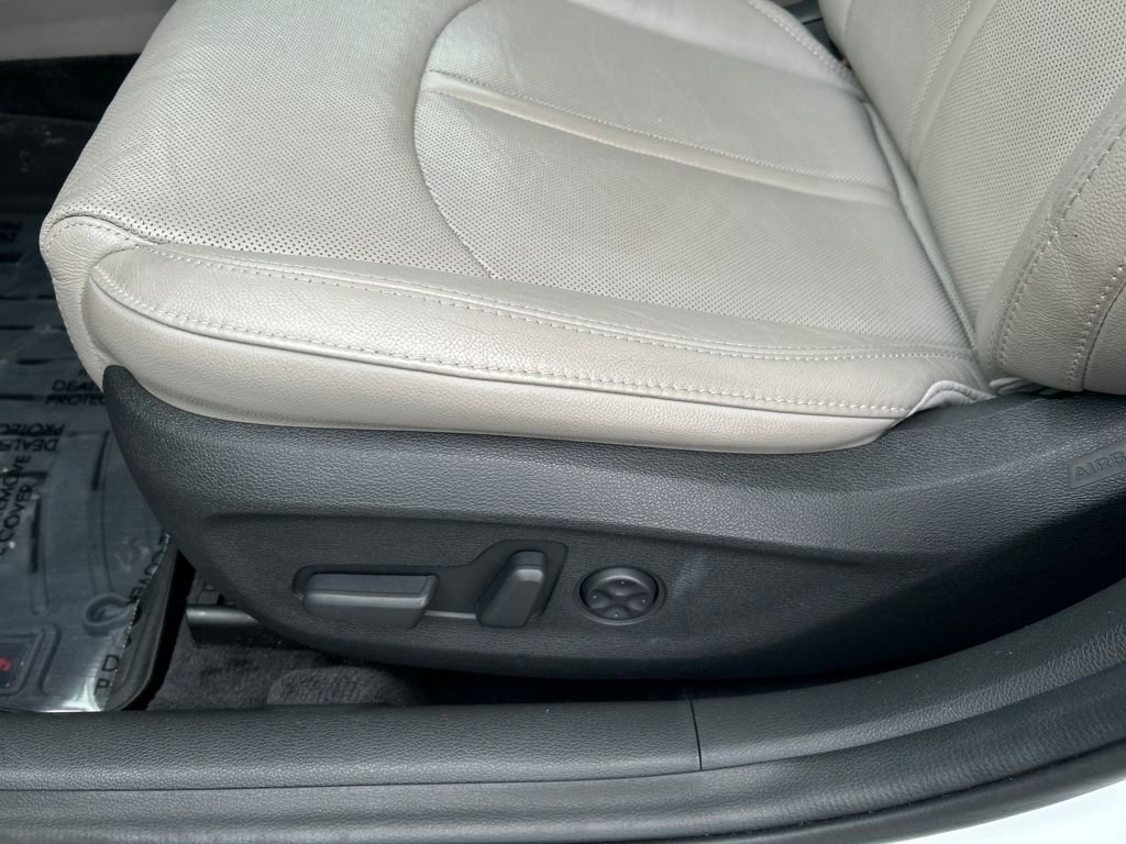 Used 2018 Hyundai Sonata Limited w/ Limited Ultimate Package 03 image 16