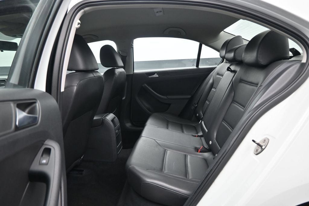 Used 2014 Volkswagen Jetta SE FWD image 18