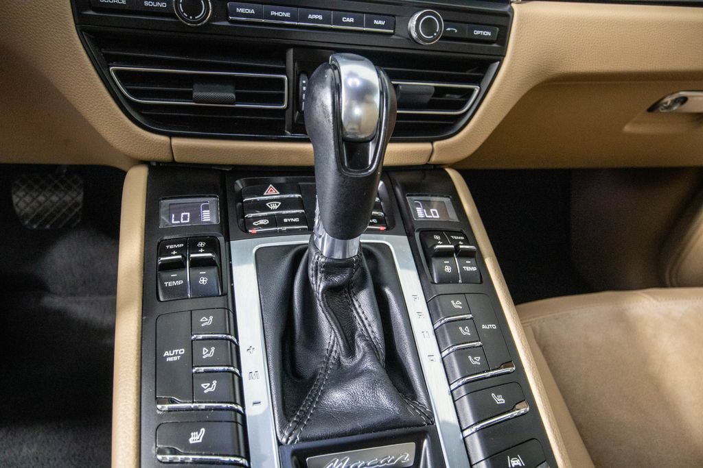 Used 2019 Porsche Macan AWD/4WD image 21