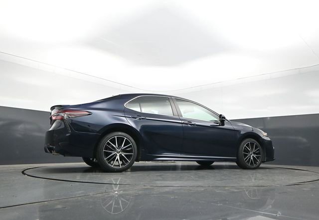 Used 2021 Toyota Camry SE w/ Convenience Package FWD image 29