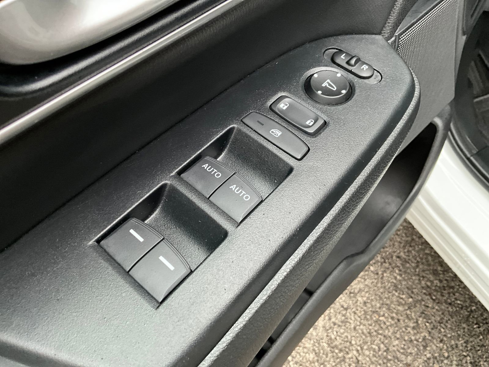 Used 2022 Honda CR-V EX-L image 12