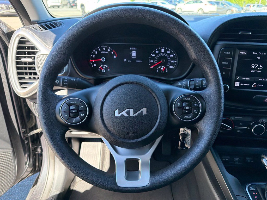 Used 2022 Kia Soul LX FWD image 14