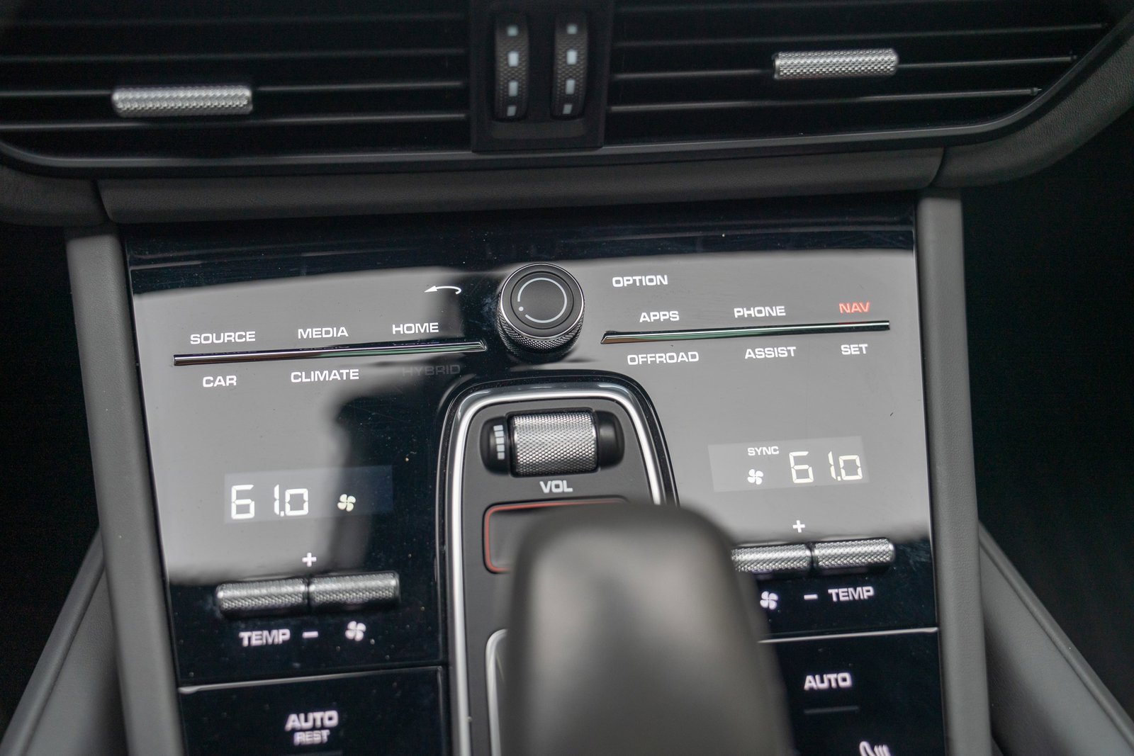 Used 2023 Porsche Cayenne image 19