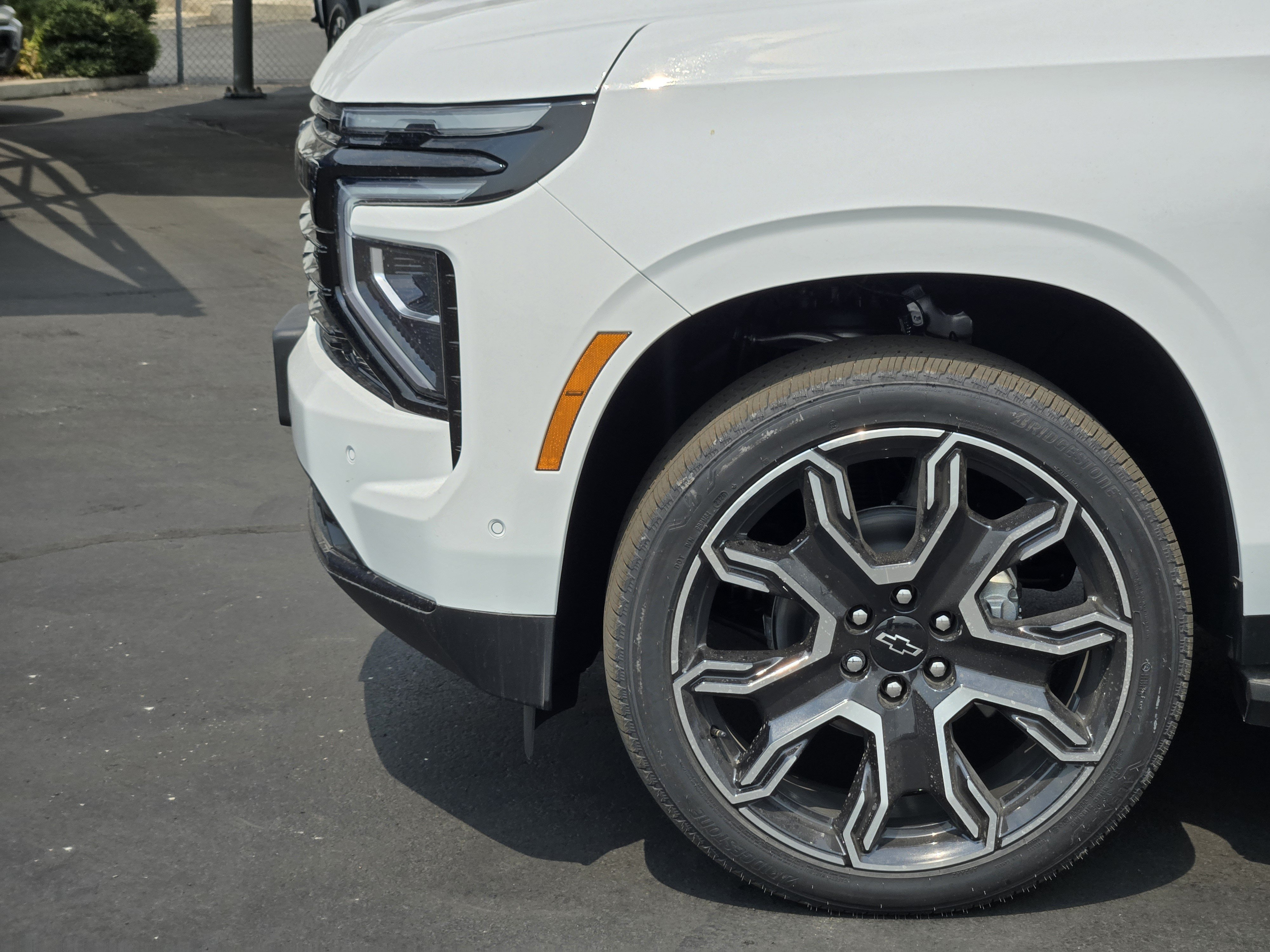 New 2026 Chevrolet Suburban RST w/ RST Capability Package AWD/4WD image 5