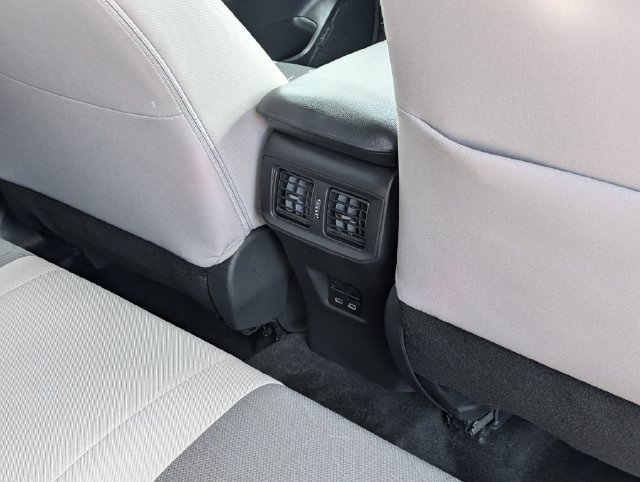 Used 2023 Toyota RAV4 XLE AWD/4WD image 30