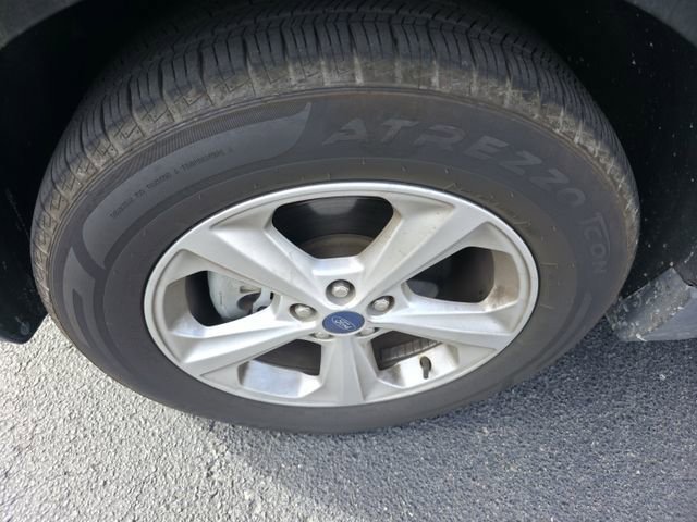 Used 2020 Ford Edge SE image 10