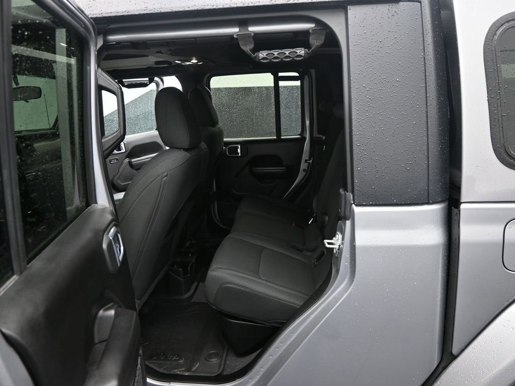 Used 2021 Jeep Gladiator Sport image 25