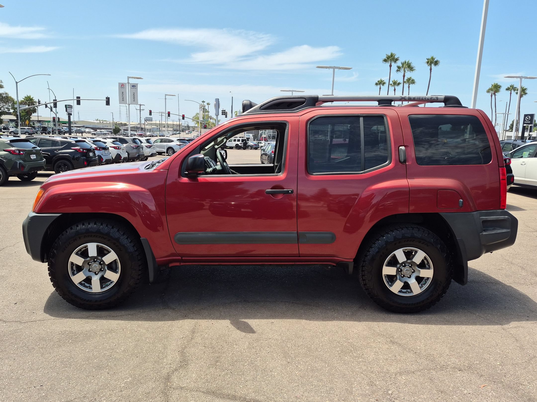 Used 2013 Nissan Xterra PRO-4X AWD/4WD image 4