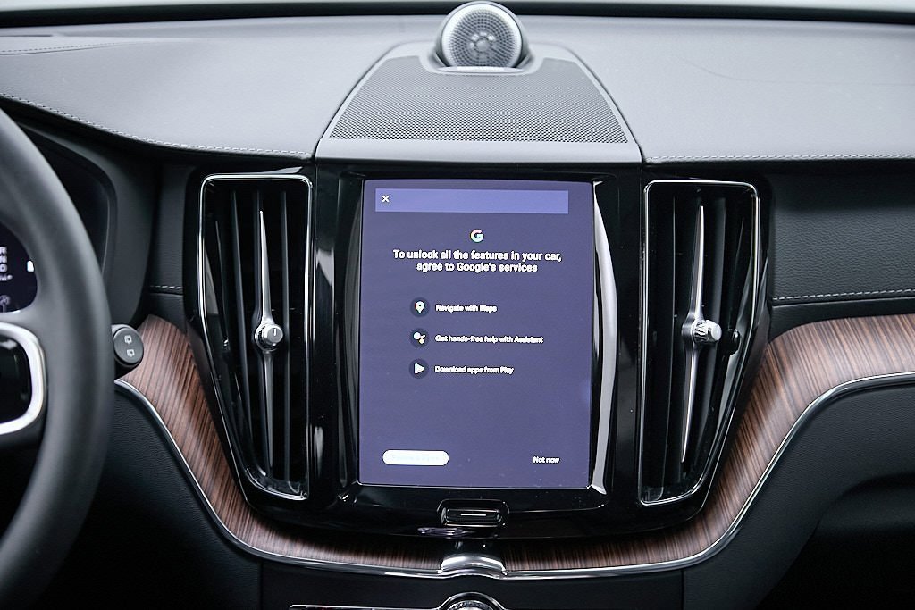 Certified 2023 Volvo XC60 B6 Ultimate w/ Protection Package Premier image 33