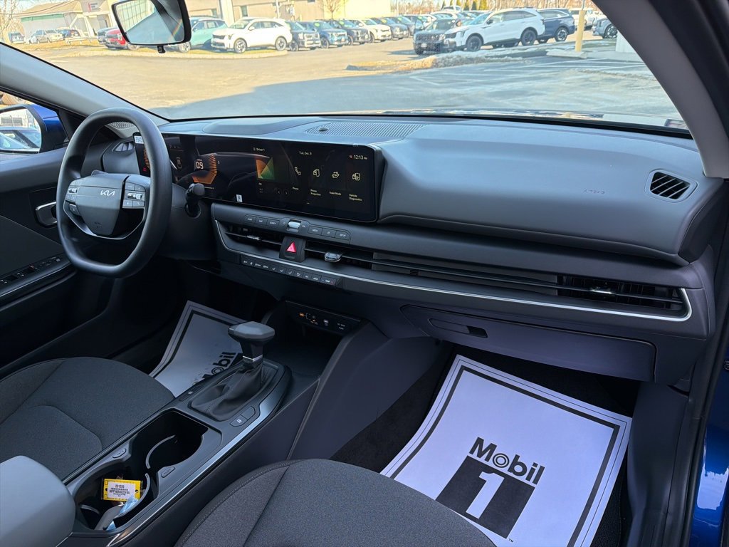 New 2025 Kia K4 LXS image 15