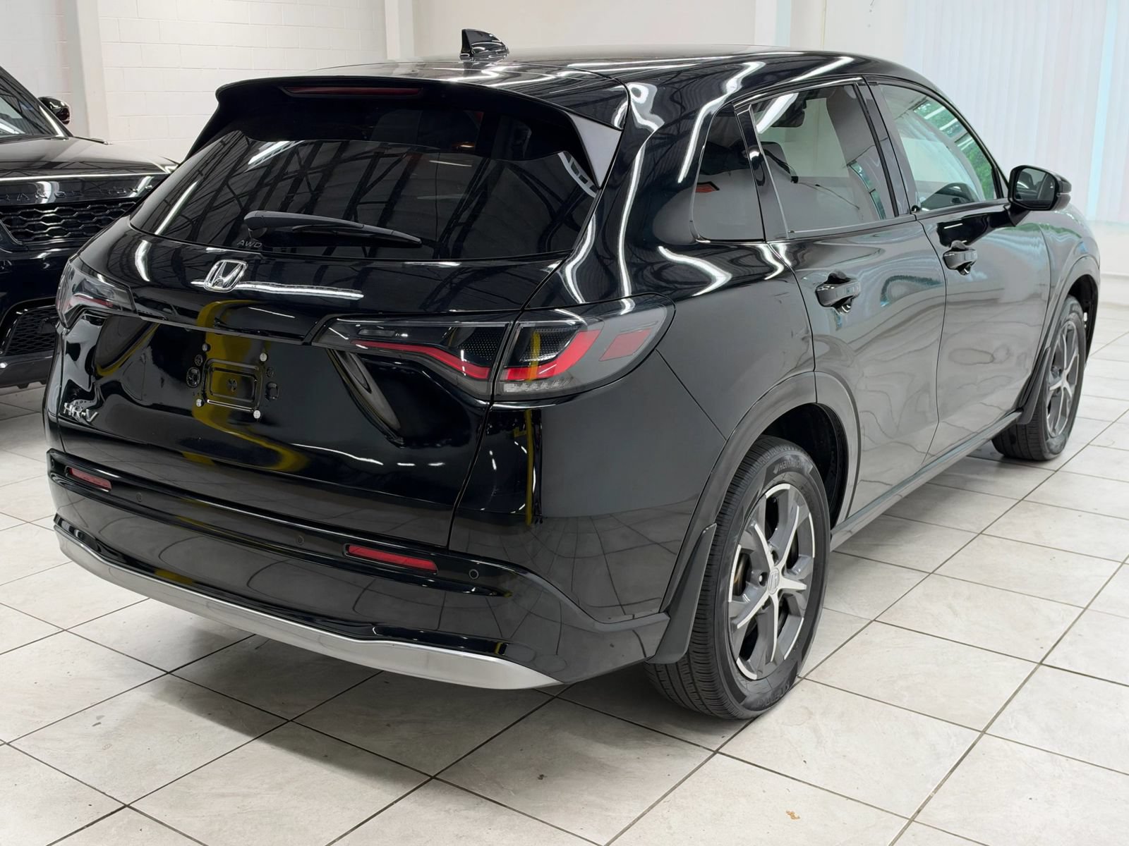 Used 2024 Honda HR-V EX-L image 9