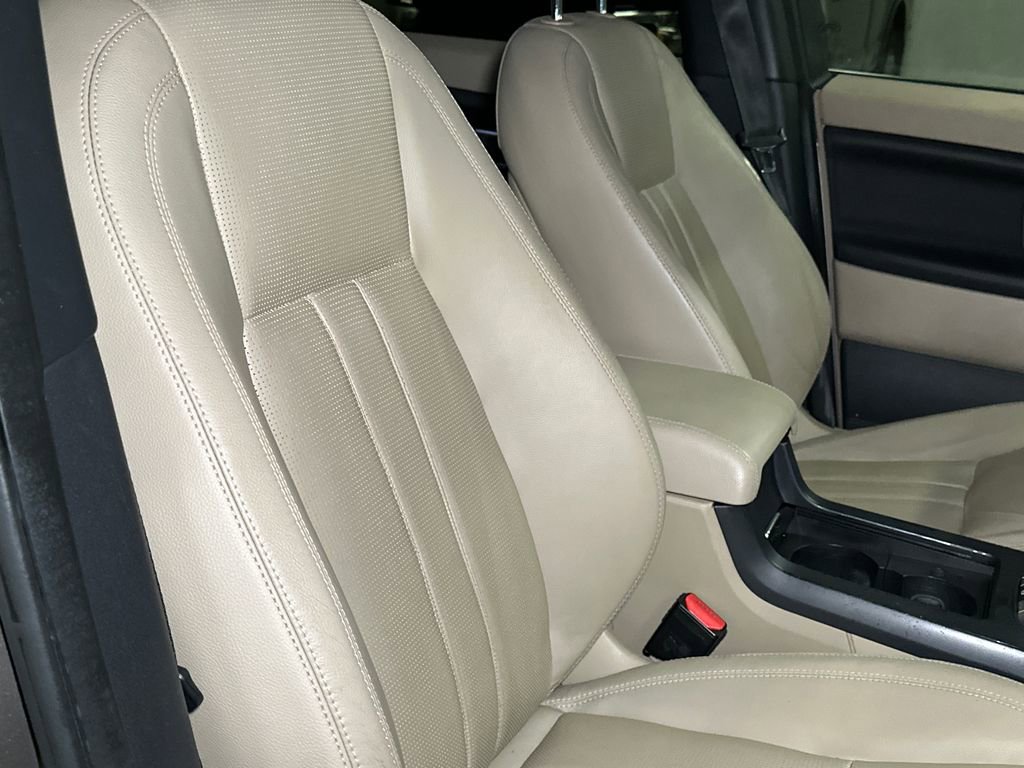 Used 2016 Land Rover Discovery Sport HSE image 12