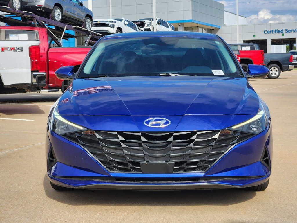 Used 2023 Hyundai Elantra SEL w/ Convenience Package FWD image 2