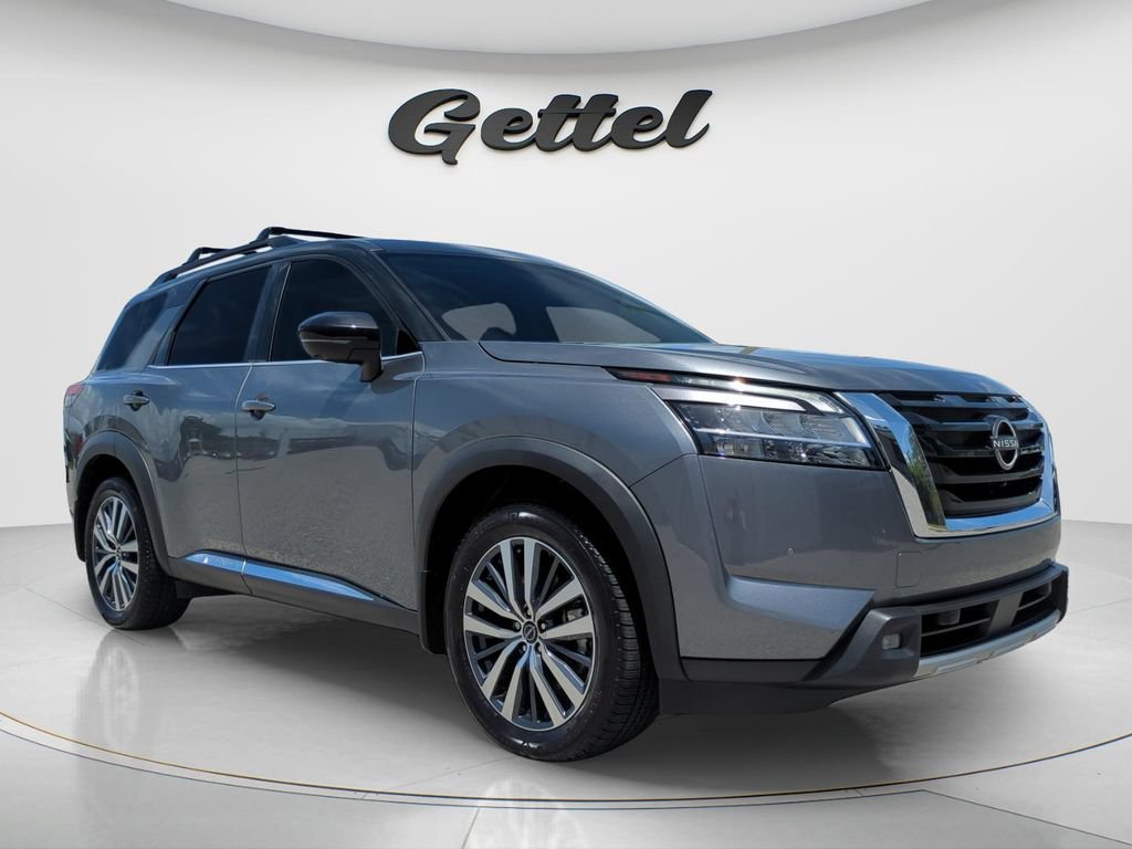 Certified 2022 Nissan Pathfinder Platinum w/ Cargo Package FWD image 3
