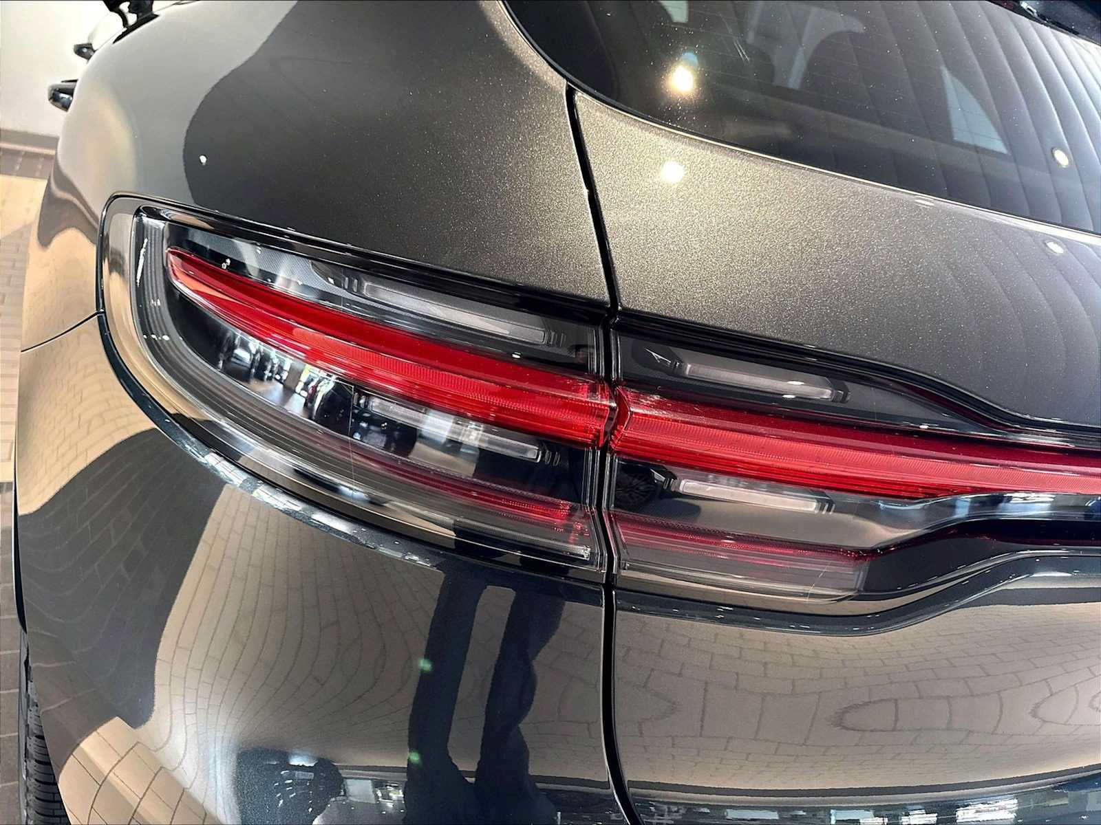 Used 2025 Porsche Macan S AWD/4WD image 34
