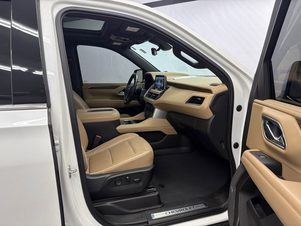 Used 2021 Chevrolet Tahoe Premier w/ Premium Package image 14
