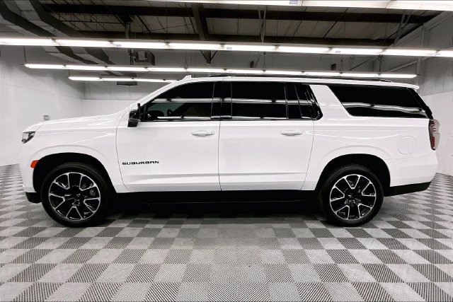 Used 2024 Chevrolet Suburban RST w/ Luxury Package AWD/4WD image 15
