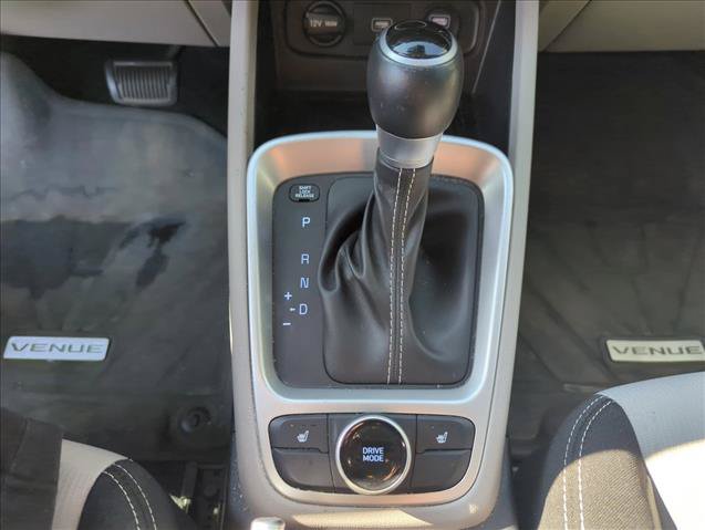 Used 2021 Hyundai Venue SEL w/ Premium Package FWD image 16