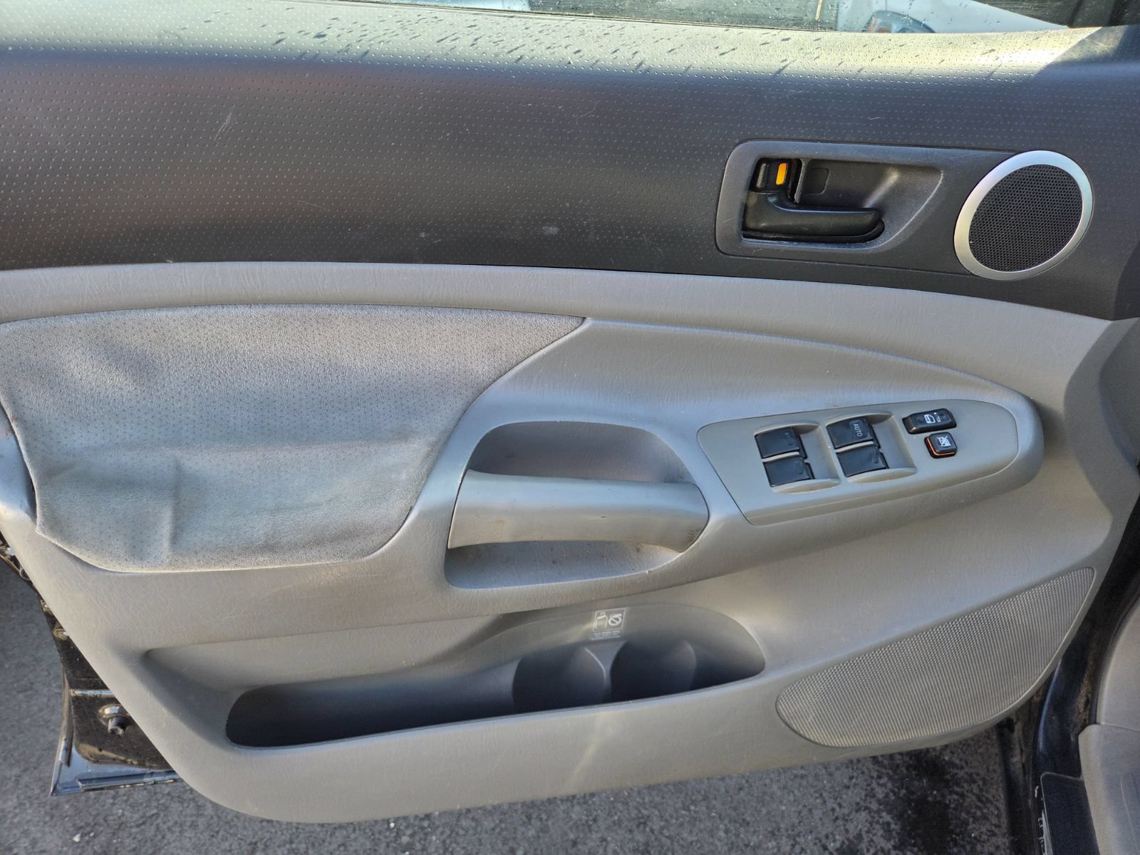 Used 2005 Toyota Tacoma PreRunner RWD image 7