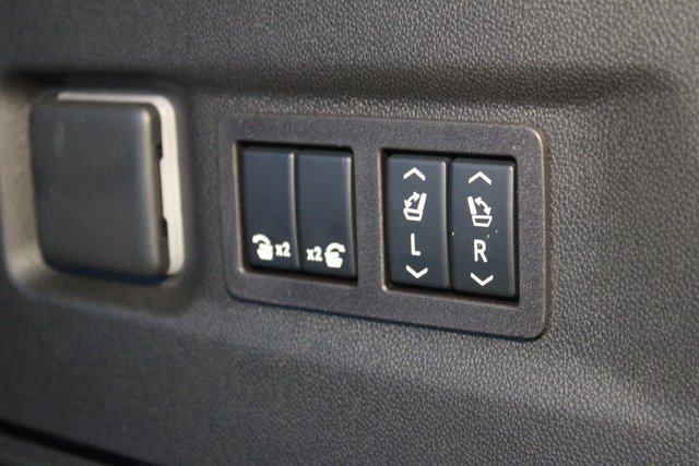 New 2025 Chevrolet Suburban Premier image 16