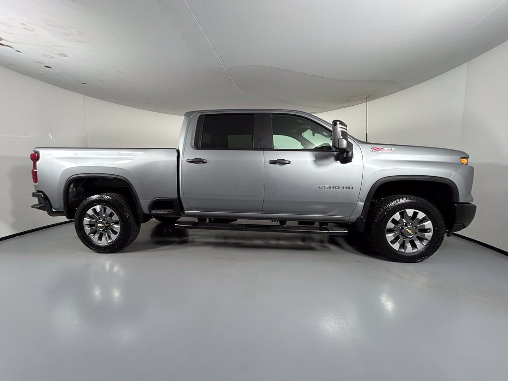 Used 2025 Chevrolet Silverado 2500 Custom w/ Custom Value Package AWD/4WD image 8