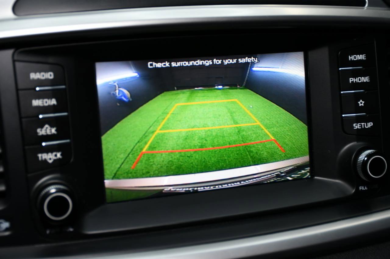 Used 2019 Kia Sorento LX image 46