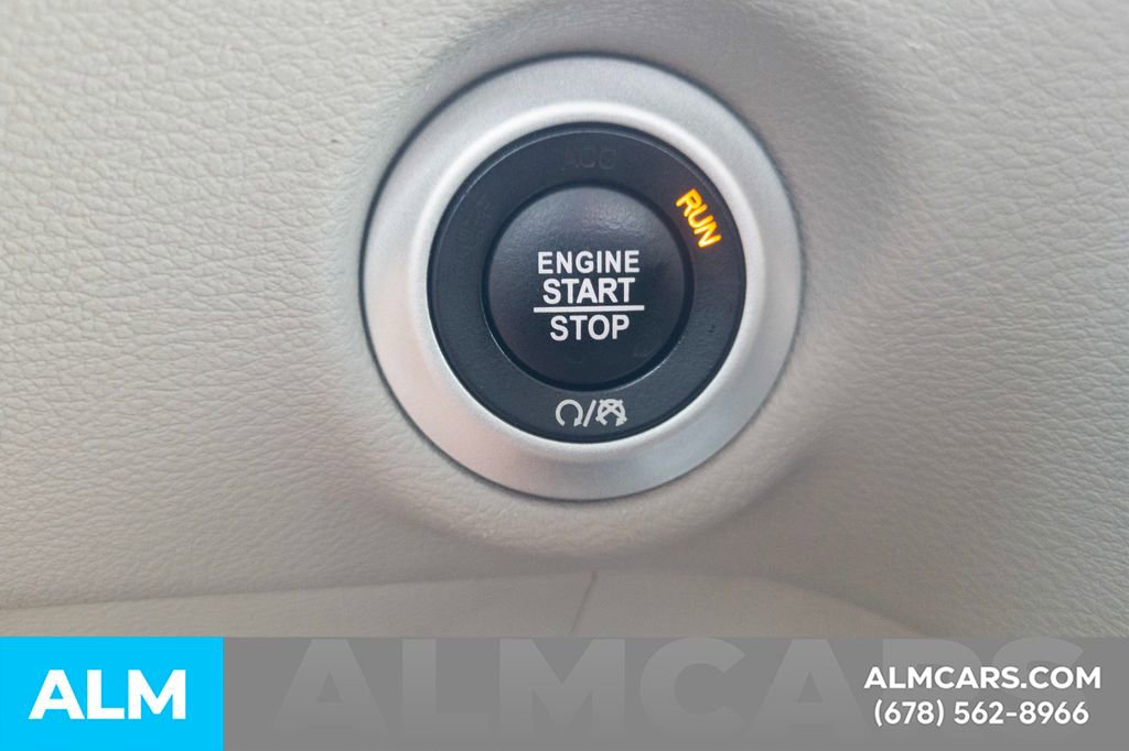 Used 2023 Chrysler Voyager LX FWD image 25