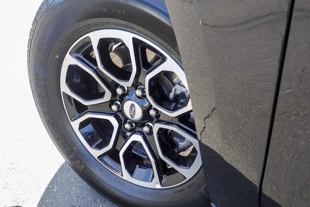 Used 2024 Ford Expedition XLT image 11