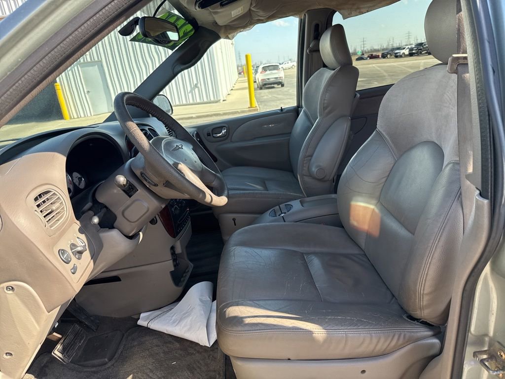 Used 2003 Chrysler Town & Country Limited AWD/4WD image 16