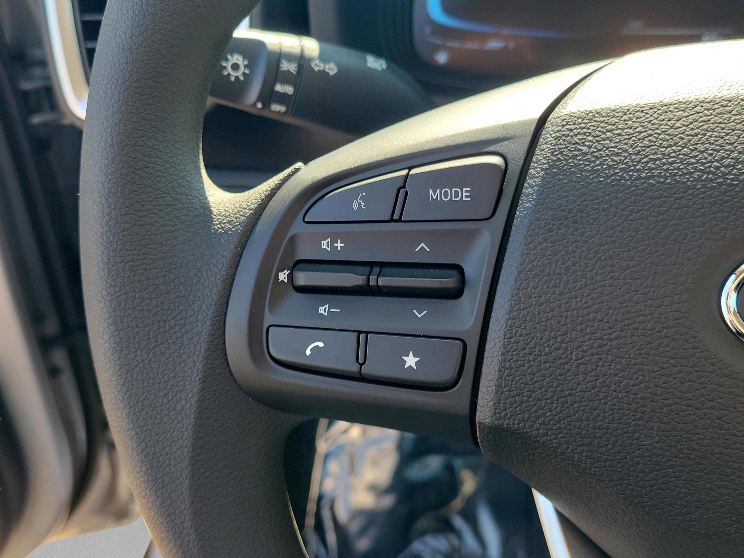 New 2026 Hyundai Venue SE image 18