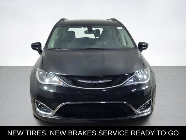 Used 2017 Chrysler Pacifica Touring-L FWD image 8
